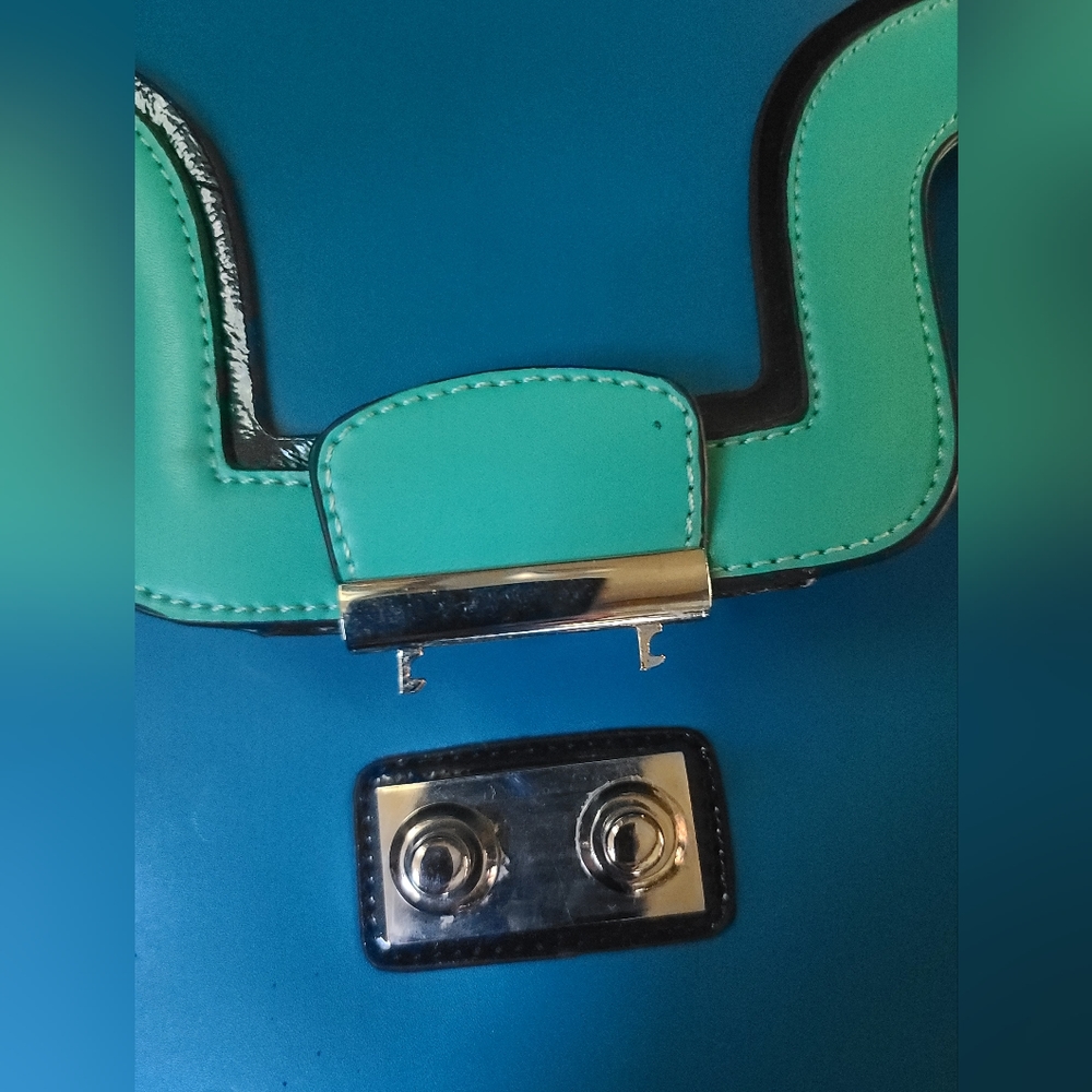 Via by Vieta HOST PICK! 🎈🎉✨️NWT gorgeous structured teal handbag 9x9x3.5 - Picture 4 of 8